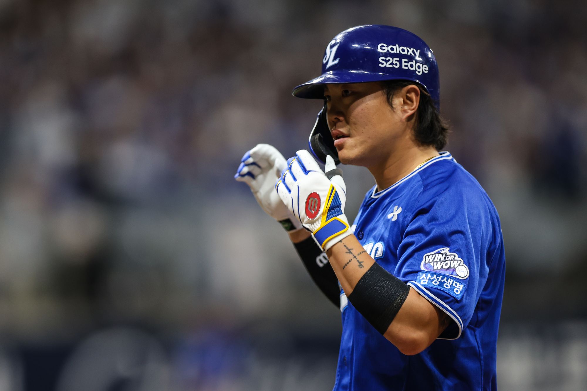 삼성 라이온즈 류지혁이 올해 정규시즌 경기에서 1루에 출루 후 숨을 고르고 있다. 삼성 라이온즈