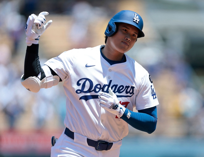 LA 다저스 오타니 쇼헤이는 24일(이하 한국시간) 미국 캘리포니아주 로스앤젤레스 다저 스타디움에서 열린 2025 미국 메이저리그 미네소타 트윈스와의 홈경기에서 2번 지명타자로 선발 출전해 1회 홈런을 터뜨리며 5경기 연속 홈런을 기록했다. AFP연합뉴스