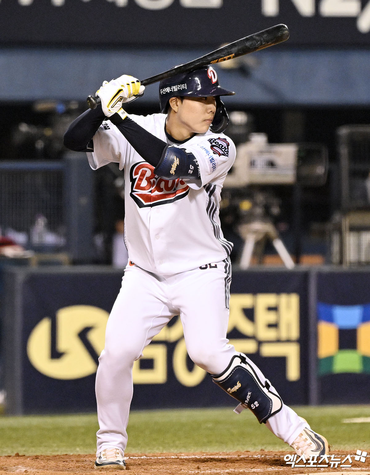 두산 베어스 박준순이 올해 정규시즌 경기에 출전해 타격하고 있다. 엑스포츠뉴스 DB