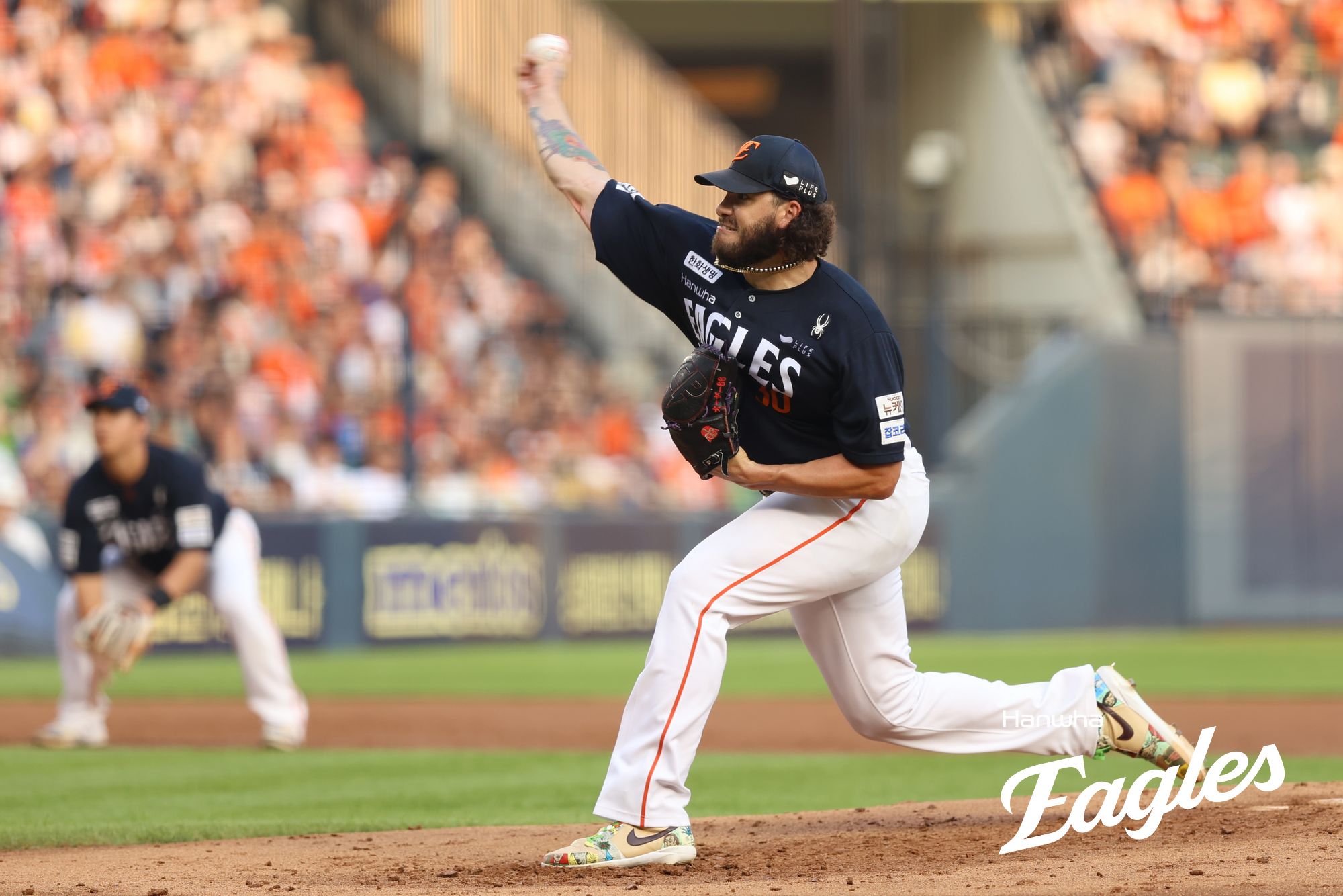 한화 이글스 선발투수 코디 폰세가 24일 잠실 두산 베어스전에 등판해 투구하고 있다. 한화 이글스