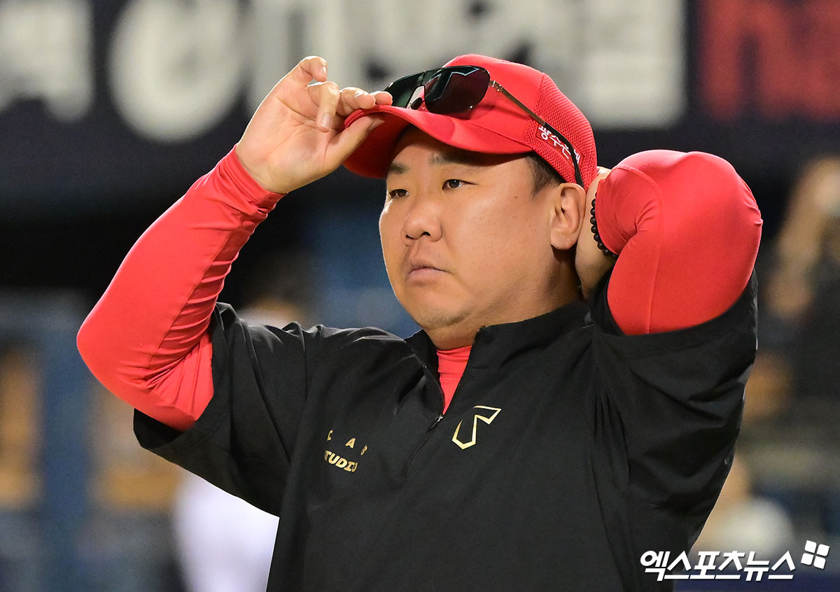 이범호 감독이 이끄는 KIA 타이거즈가 지난 24일 LG 트윈스와의 광주 홈 경기에서 패배, 2013년 이후 12년 만에 LG 상대 홈 3연전 스윕패로 고개를 숙였다. 사진 엑스포츠뉴스 DB