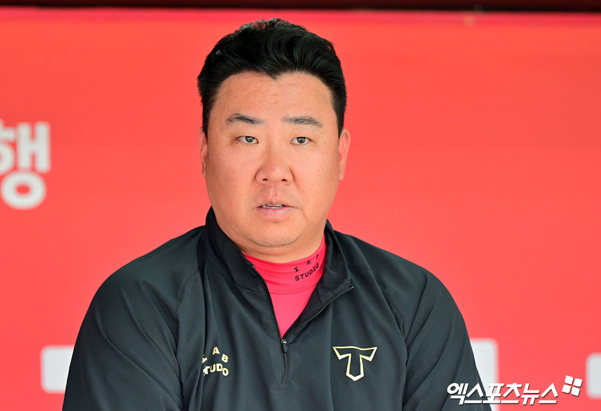 이범호 감독이 이끄는 KIA 타이거즈가 26일 부산 사직야구장에서 열리는 2025 신한 SOL Bank KBO리그 롯데 자이언츠와의 팀 간 11차전에서 4연패 탈출에 도전한다. 사진 엑스포츠뉴스 DB