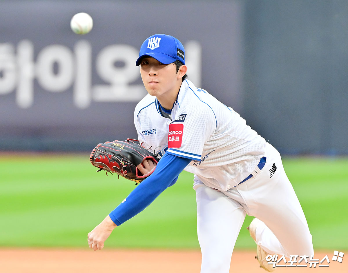 KT 위즈 선발투수 오원석이 올해 정규시즌 경기에 등판해 투구하고 있다. 엑스포츠뉴스 DB