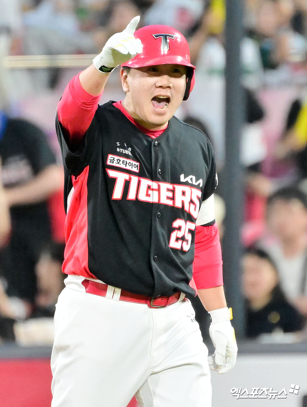 지난 5월 22일 오후 수원KT위즈파크에서 열린 '2025 신한 SOL Bank KBO리그' KIA 타이거즈와 KT 위즈의 경기, 5회초 1사 만루 KIA 이우성이 2타점 적시타를 날린 후 기뻐하고 있다. 엑스포츠뉴스 DB