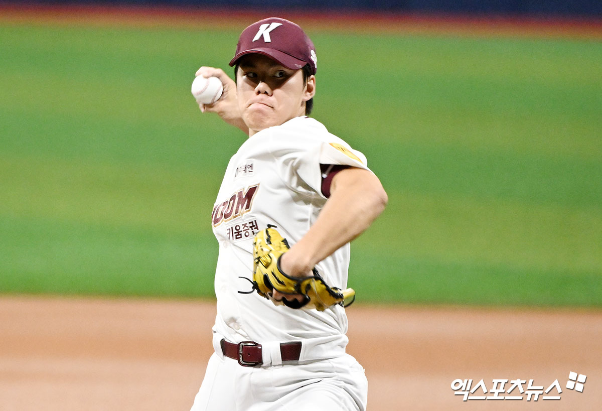키움 히어로즈 우완 영건 김윤하가 2일 서울 고척스카이돔에서 열리는 2025 신한 SOL Bank KBO리그 롯데 자이언츠와 팀 간 14차전에 선발투수로 등판한다. 사진 엑스포츠뉴스 DB  
