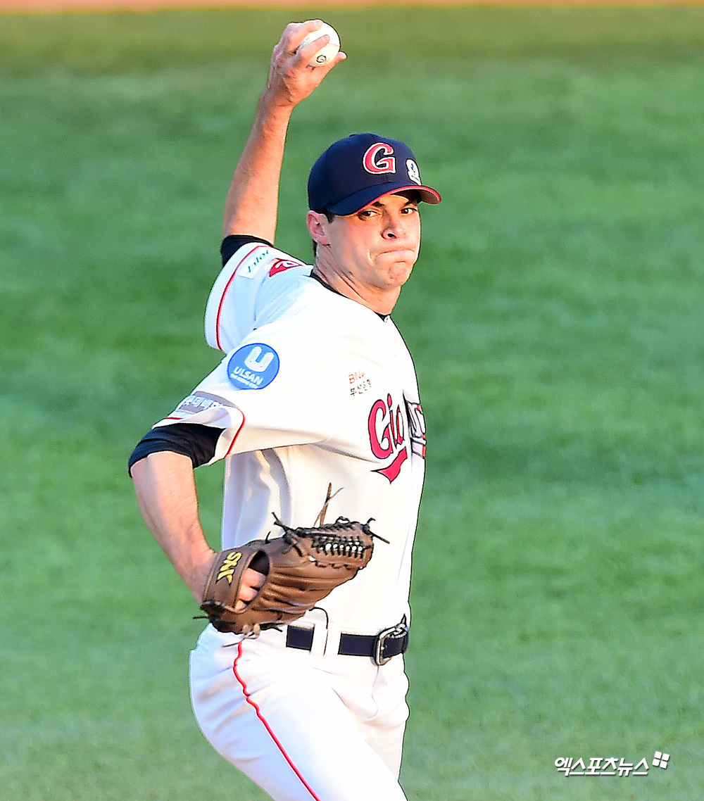 2019년 롯데 자이언츠 소속이던 브룩스 레일리의 모습. 엑스포츠뉴스 DB