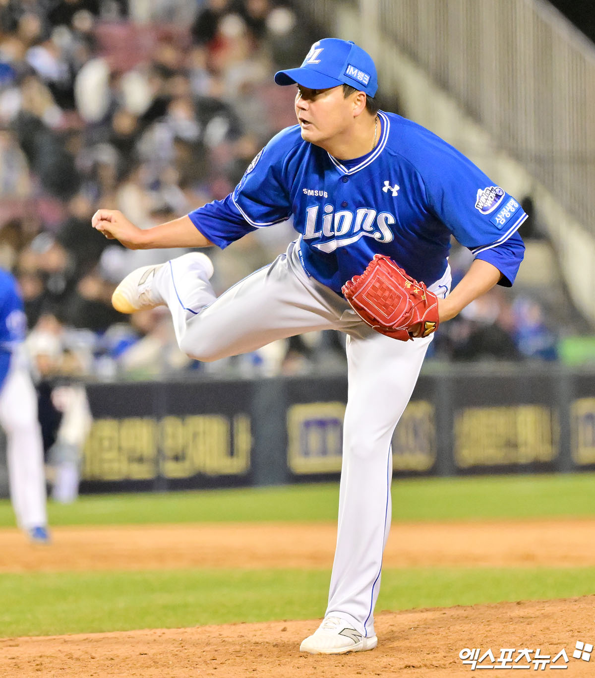 삼성 라이온즈 김태훈이 올해 정규시즌 경기에 등판해 투구하고 있다. 엑스포츠뉴스 DB
