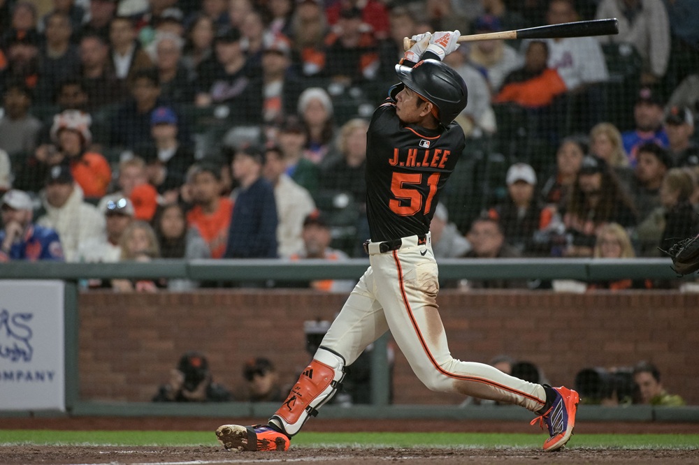 샌프란시스코 자이언츠 이정후가 올해 미국 메이저리그 경기에 출전해 타격하고 있다. REUTERS 연합뉴스