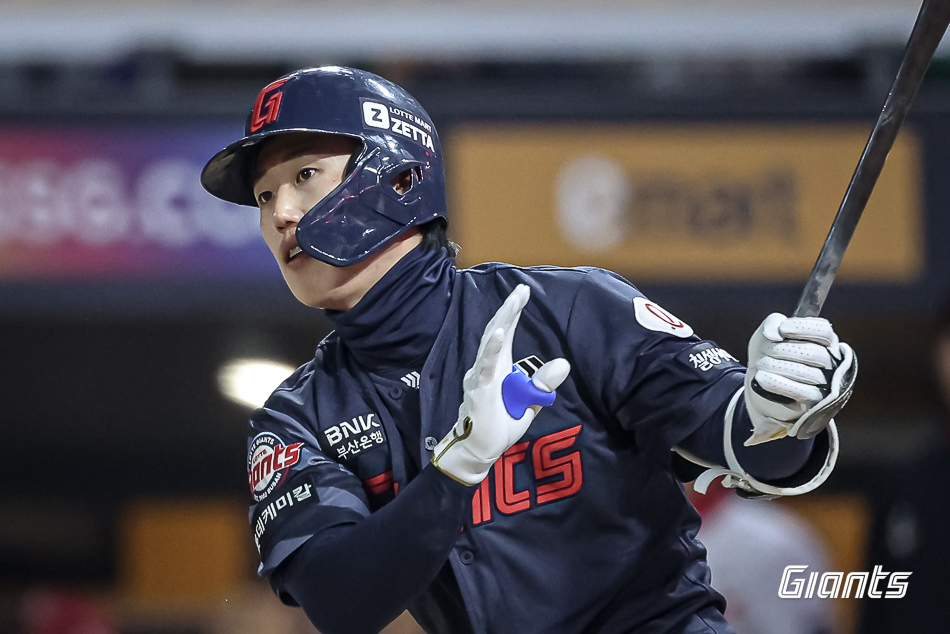 롯데 자이언츠 내야수 전민재가 타격 슬럼프 여파로 지난 7월 23일부터 2군에 머무르고 있다. 사진 롯데 자이언츠