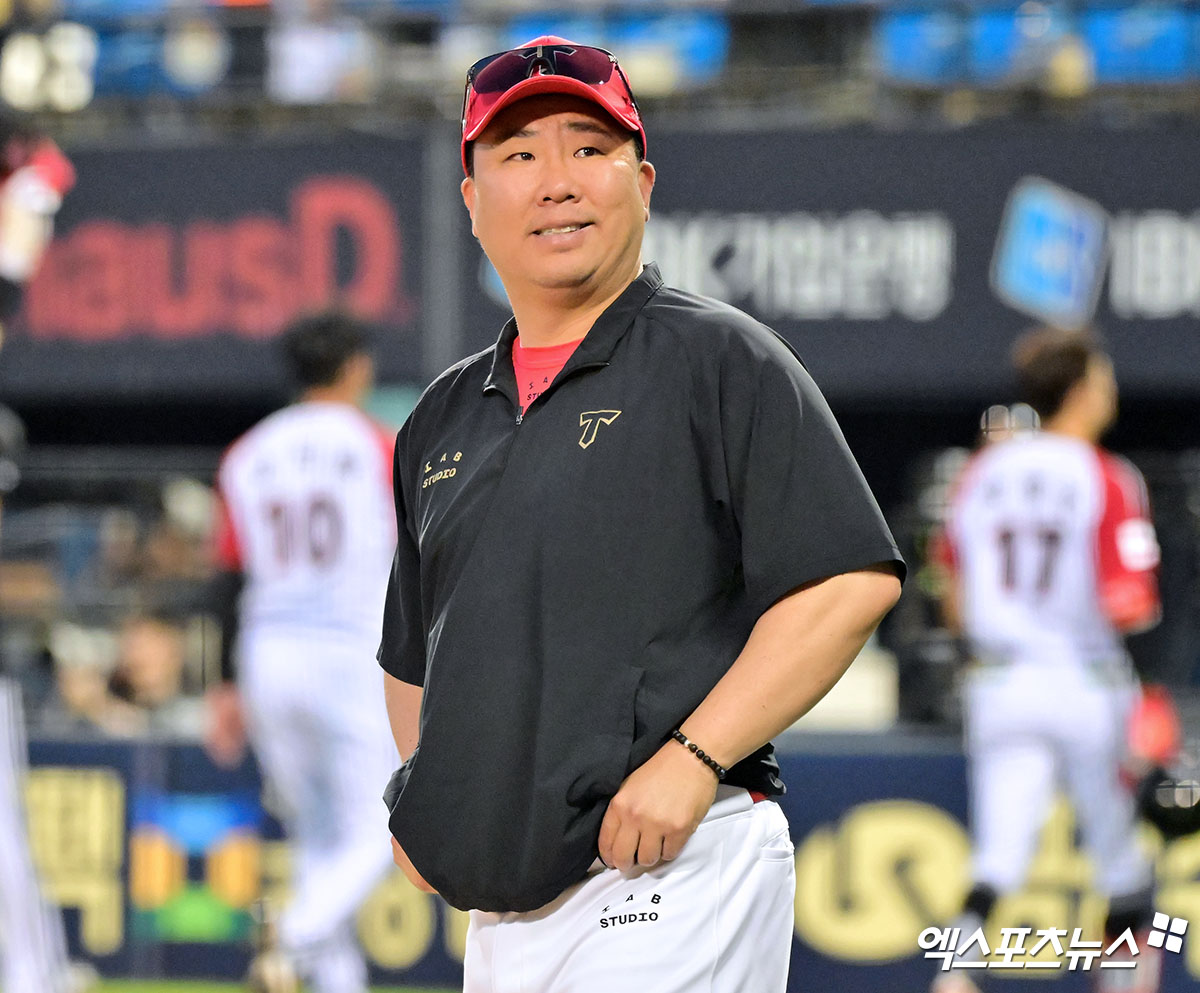 이범호 감독이 이끄는 KIA 타이거즈가 5일 부산 사직야구장에서 열리는 2025 신한 SOL Bank KBO리그 롯데 자이언츠와 팀 간 13차전에서 3연승을 노린다. 사진 엑스포츠뉴스 DB