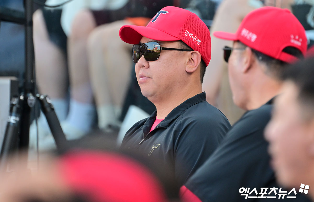 이범호 감독이 이끄는 KIA 타이거즈가 5일 부산 사직야구장에서 열리는 2025 신한 SOL Bank KBO리그 롯데 자이언츠와 팀 간 13차전에서 3연승을 노린다. 사진 엑스포츠뉴스 DB