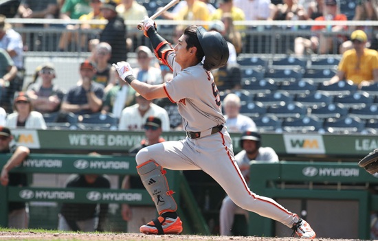 샌프란시스코 자이언츠 외야수 이정후가 7일 피츠버그전에서 9회초 2루타와 결승 득점으로 팀 승리에 큰 힘을 보탰다. 이정후는 최근 6경기 연속 장타로 타격감을 확실히 끌어 올리고 있다. 이정후는 2루타 부문 내셔널리그 공동 6위에 올랐다. 연합뉴스