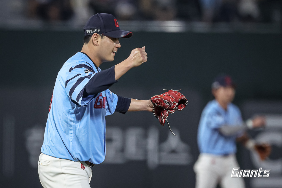 8일 오후 부산 사직야구장에서 열린 '2025 신한 SOL Bank KBO리그' SSG 랜더스와 롯데 자이언츠의 경기, SSG가 투수들의 호투에 힘입어 1:0으로 승리했다. 롯데 선발 나균안은 6이닝 3피안타 3사사구 2탈삼진 1실점을 기록했다. 롯데 자이언츠