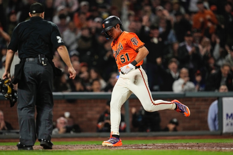 샌프란시스코 자이언츠 이정후는 9일(이하 한국시간) 미국 캘리포니아주 샌프란시크코 오라클파크에서 열린 2025 메이저리그 워싱턴 내셔널스와의 홈경기에서 6번 중견수로 선발 출전해 4타수 1안타 2득점을 기록했다. AP 연합뉴스