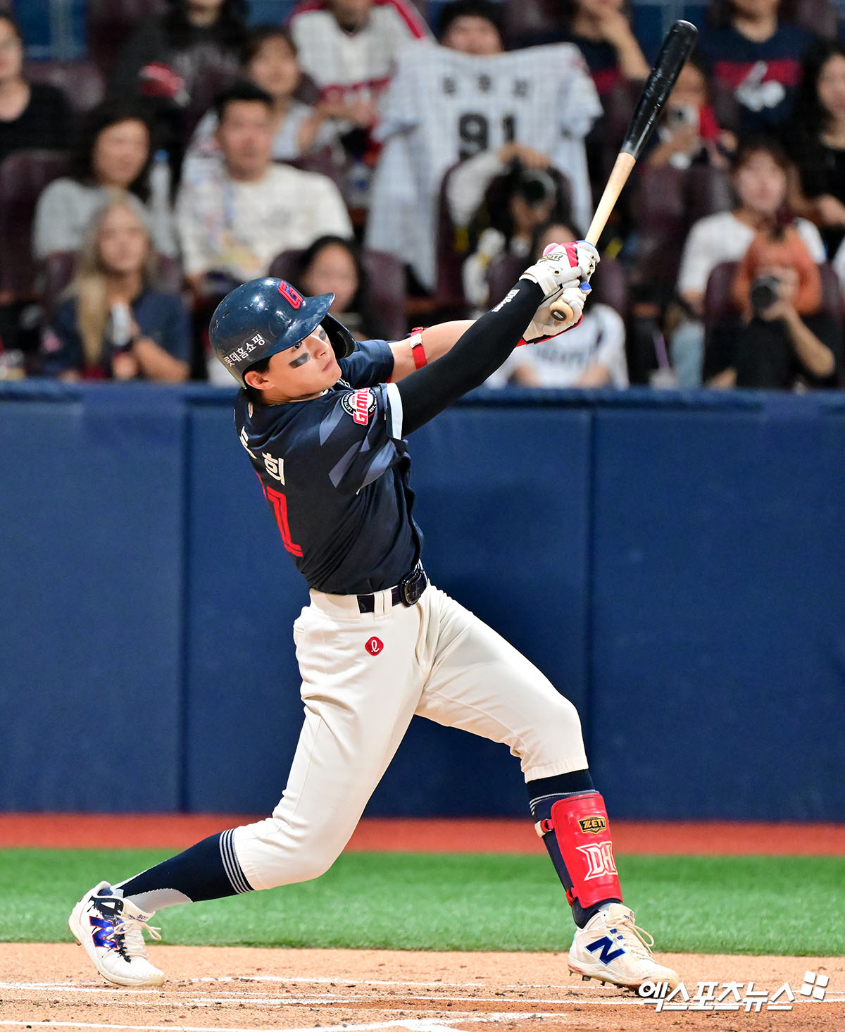 3일 오후 서울 구로구 고척스카이돔에서 열린 '2025 신한 SOL Bank KBO리그' 롯데 자이언츠와 키움 히어로즈의 경기, 1회초 2사 1,3루 롯데 윤동희가 1타점 적시타를 날리고 있다. 엑스포츠뉴스 DB