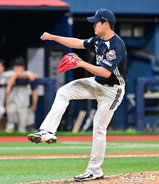 김택연 ‘리드를 지켜라’[포토]