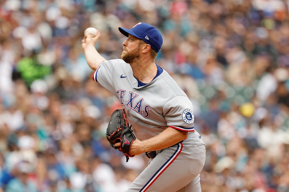 미국 메이저리그 텍사스 레인저스의 투수 메릴 켈리가 지난 9일(한국시간) 미국 텍사스주 알링턴 글로브 라이프 필드에서 열린 2025 메이저리그 필라델피아 필리스와의 홈 경기에 선발등판, 4⅓이닝 5피안타 2피홈런 4탈삼진 5볼넷 4실점으로 패전투수가 됐다. 사진 연합뉴스