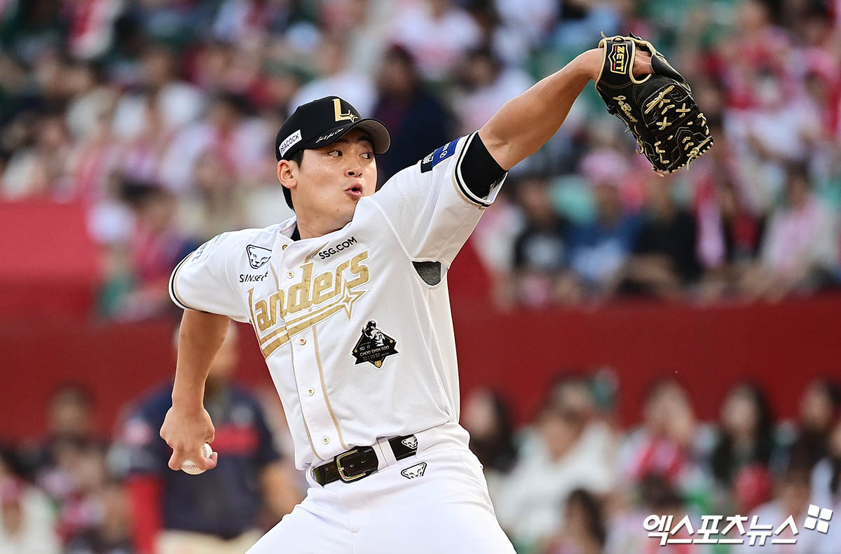 SSG 랜더스 마무리투수 조병현이 올해 정규시즌 경기에 구원 등판해 역투하고 있다. 엑스포츠뉴스 DB