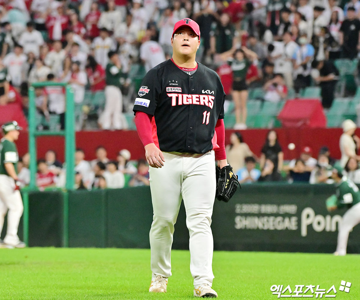 KIA 타이거즈 투수 조상우가 10일 휴식 뒤 10일 창원 NC 다이노스전을 앞두고 1군 엔트리에 복귀했다. KIA 이범호 감독은 조상우를 당장 8회 셋업맨 역할로 쓰기보다는 앞에서 먼저 기용하면서 컨디션 점검을 하겠다고 밝혔다. 엑스포츠뉴스 DB