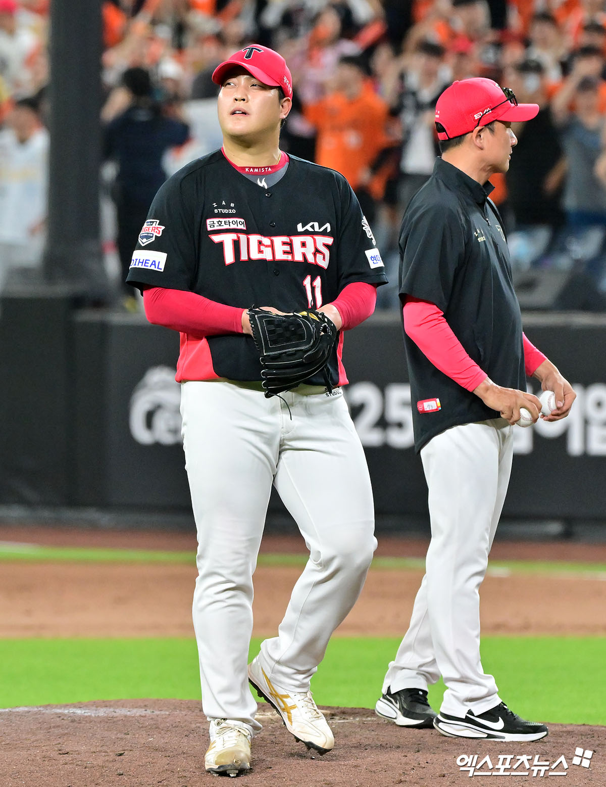 KIA 타이거즈 투수 조상우가 10일 휴식 뒤 10일 창원 NC 다이노스전을 앞두고 1군 엔트리에 복귀했다. KIA 이범호 감독은 조상우를 당장 8회 셋업맨 역할로 쓰기보다는 앞에서 먼저 기용하면서 컨디션 점검을 하겠다고 밝혔다. 엑스포츠뉴스 DB