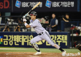 1회 신민재 14구 승부서 분위기 잡았다…염갈량 대만족, 2위 한화 상대 '스윕' 겨냥→손주영 시즌 10승 도전 [잠실 현장]