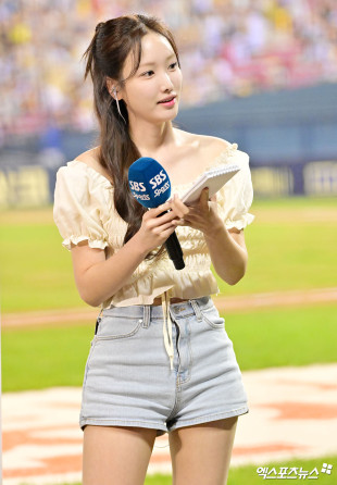 김세연 아나운서 ‘여름에는 시원하게’[포토]
