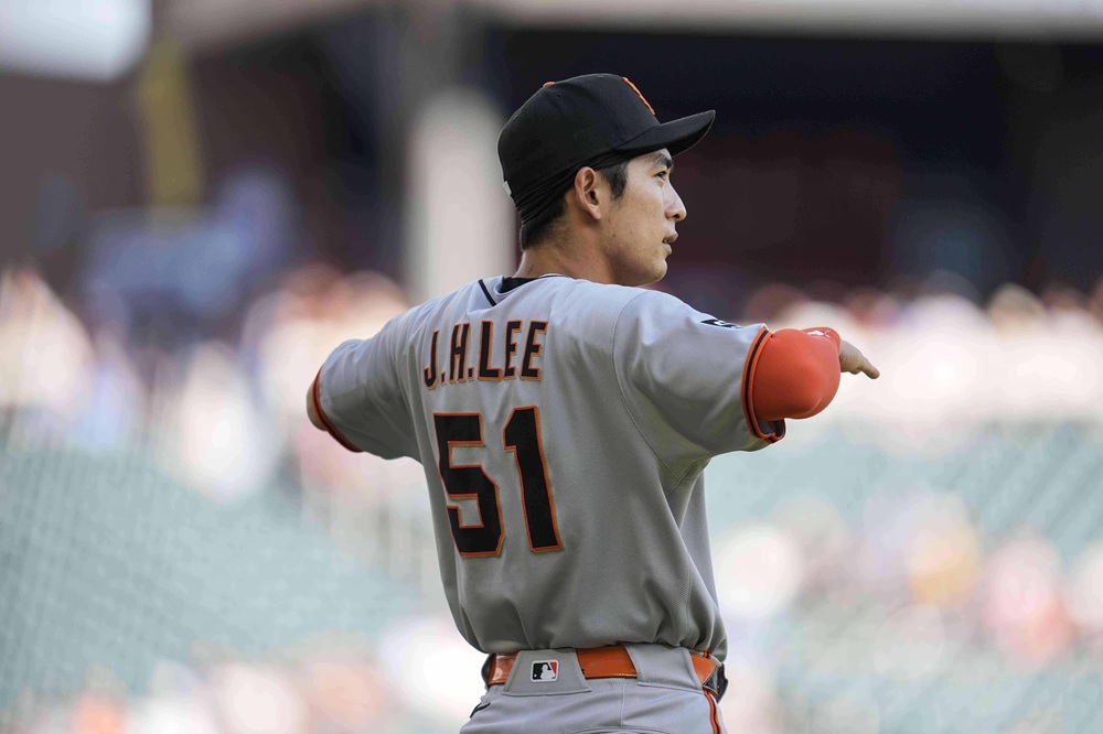 미국 메이저리그 샌프란시스코 자이언츠에서 뛰고 있는 이정후가 11일(한국시간) 미국 캘리포니아주 샌프란시스코의 오라클 파크에서 열린 2025 메이저리그 워싱턴 내셔널스와의 홈 경기에 7번타자 겸 중견수로 선발출전, 3타수 무안타 2삼진을 기록했다. 사진 연합뉴스