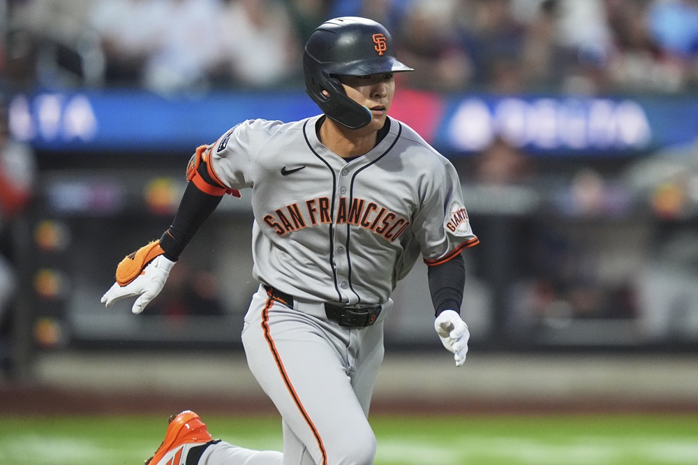 미국 메이저리그 샌프란시스코 자이언츠에서 뛰고 있는 이정후가 11일(한국시간) 미국 캘리포니아주 샌프란시스코의 오라클 파크에서 열린 2025 메이저리그 워싱턴 내셔널스와의 홈 경기에 7번타자 겸 중견수로 선발출전, 3타수 무안타 2삼진을 기록했다. 사진 연합뉴스