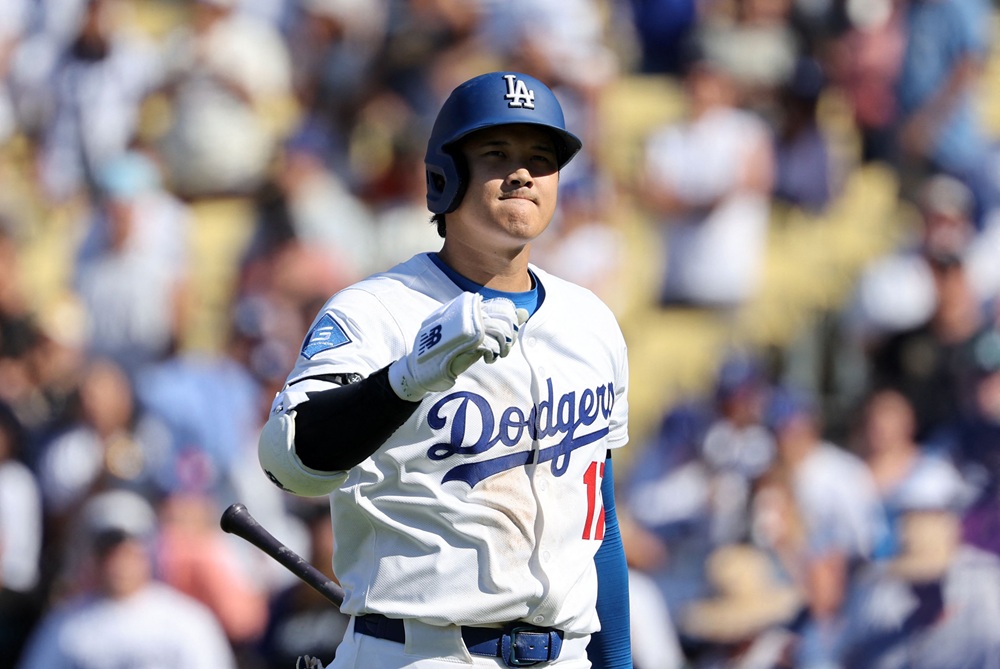 미국 메이저리그 LA 다저스의 오타니 쇼헤이가 11일(한국시간) 미국 캘리포니아주 로스앤젤레스의 다저스타디움에서 열린 2025 메이저리그 토론토 블루제이스와의 홈 경기에서 시즌 41호 홈런을 기록했다. 사진 연합뉴스