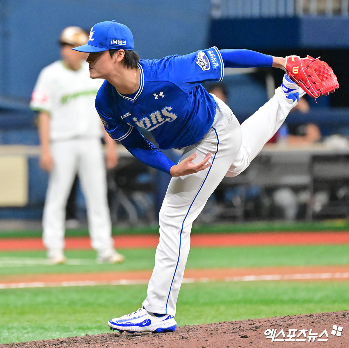 삼성 라이온즈 투수 이호성이 올해 정규시즌 경기에 구원 등판해 역투하고 있다. 엑스포츠뉴스 DB