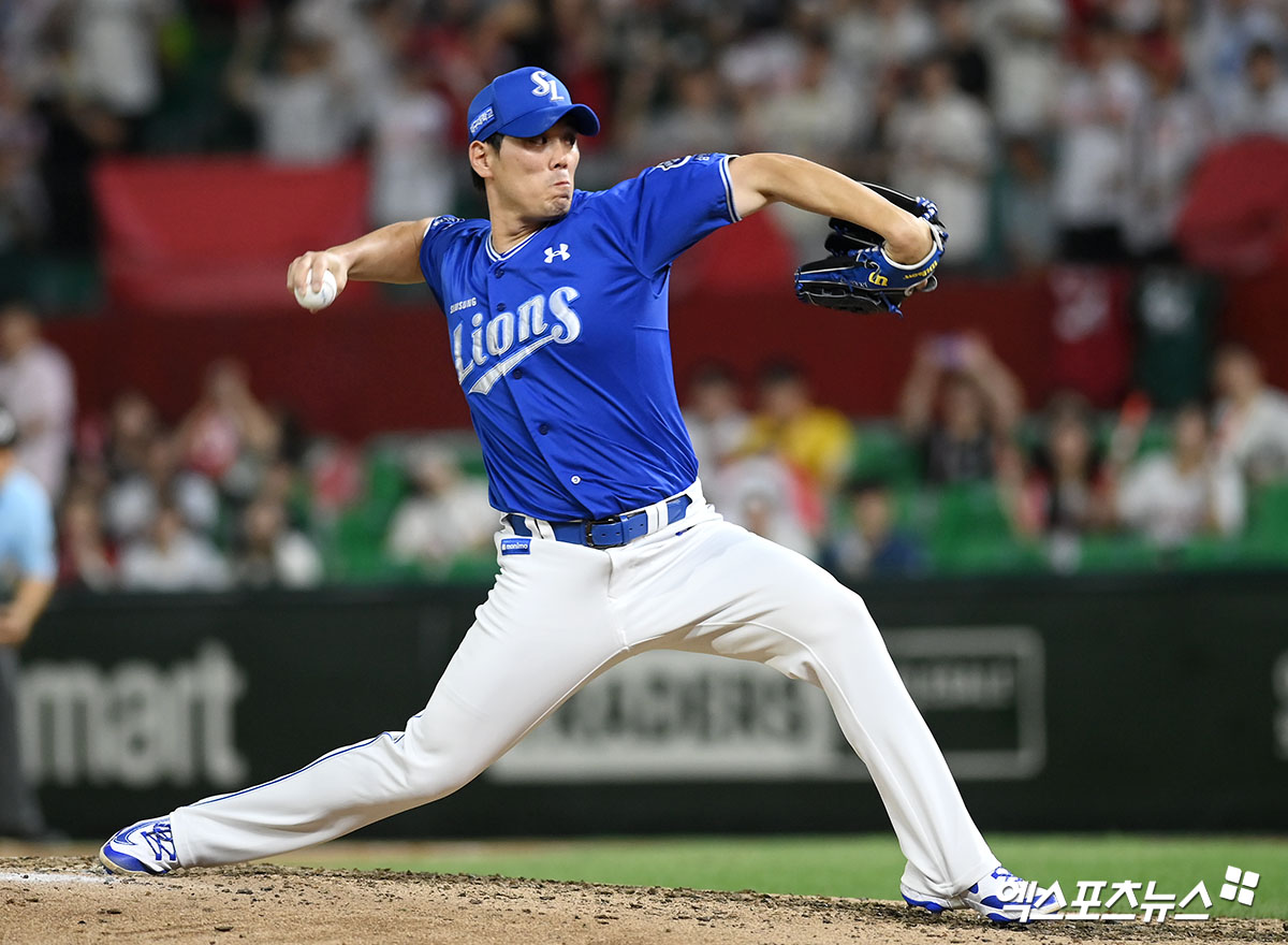 삼성 라이온즈 투수 김재윤이 올해 정규시즌 경기에 구원 등판해 역투하고 있다. 엑스포츠뉴스 DB