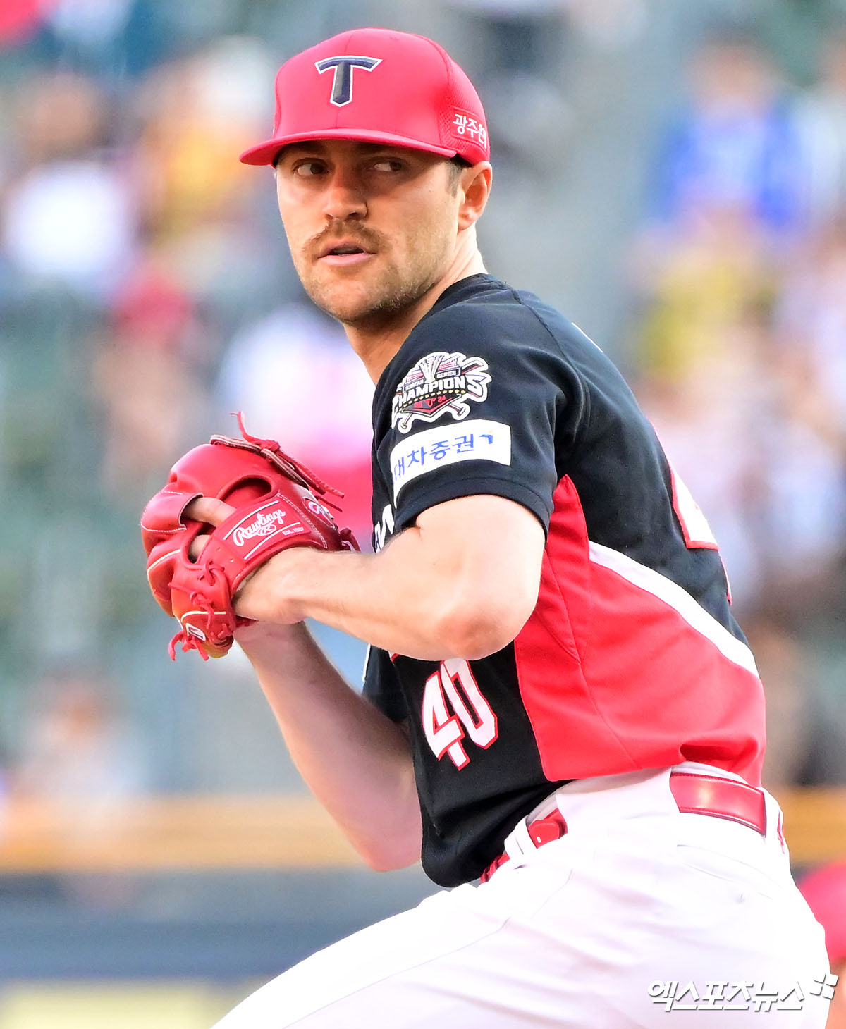 KIA 타이거즈 선발투수 제임스 네일이 올해 정규시즌 경기에 등판해 역투하고 있다. 엑스포츠뉴스 DB