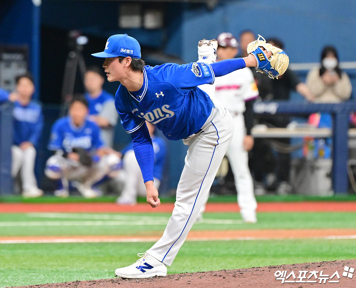 삼성 라이온즈 투수 이호성이 올해 정규시즌 경기에서 투구하고 있다. 엑스포츠뉴스 DB