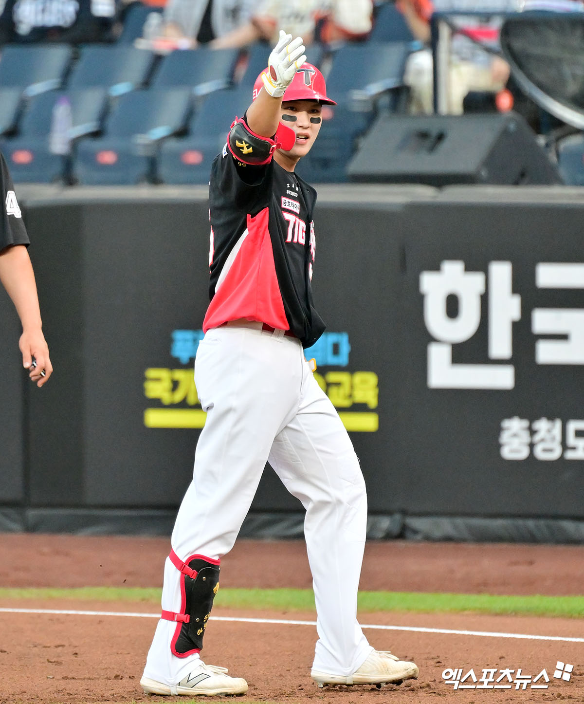 KIA 타이거즈 오선우가 올해 정규시즌 경기에 출전해 세리머니하고 있다. 엑스포츠뉴스 DB