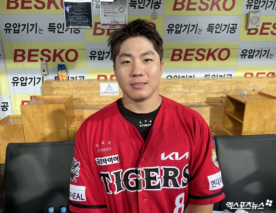 KIA 타이거즈 이창진이 12일 대구 삼성 라이온즈전에서 활약한 뒤 기념촬영하고 있다. 대구, 최원영 기자