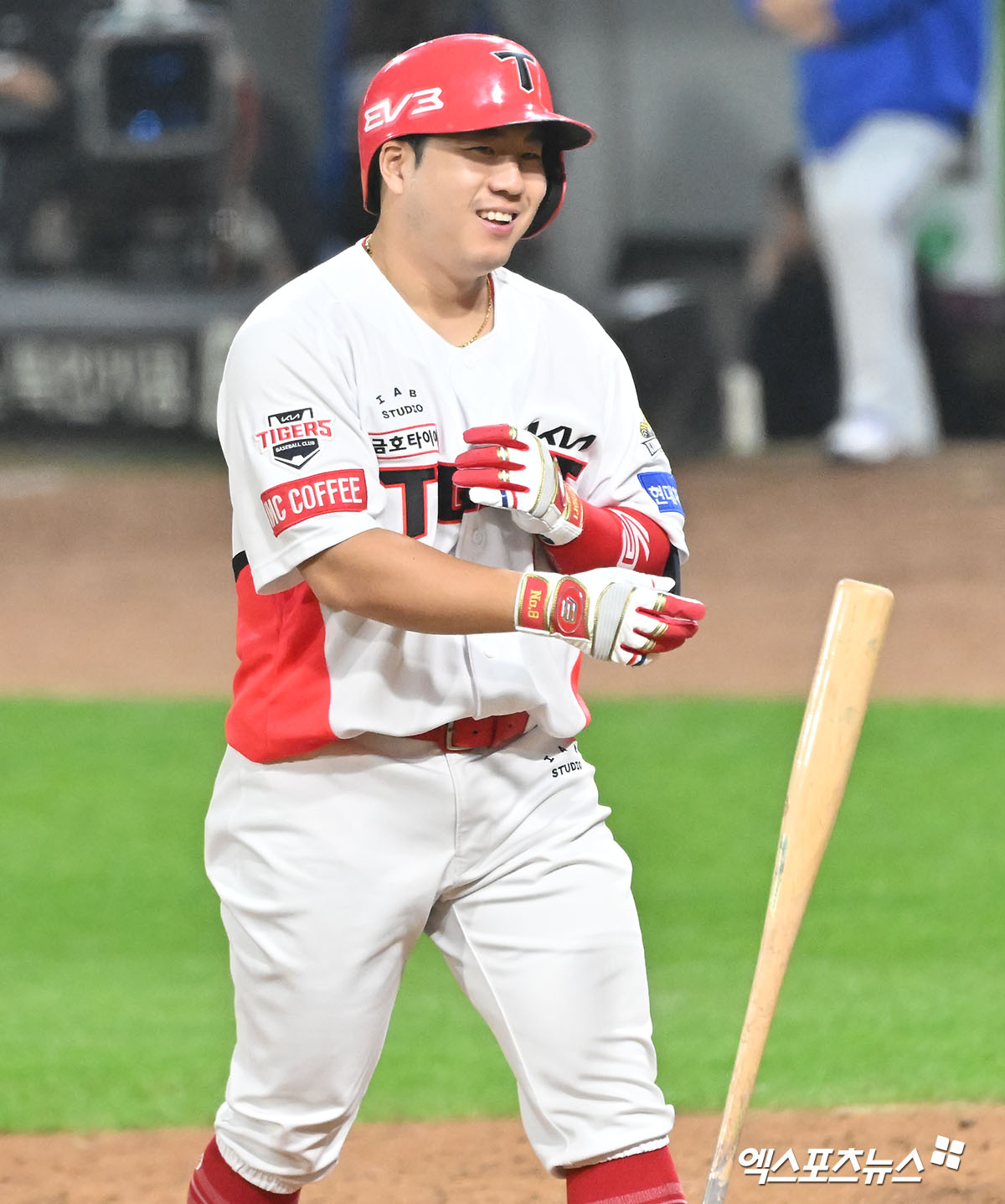 KIA 타이거즈 이창진이 정규시즌 경기에 출전해 미소 짓고 있다. 엑스포츠뉴스 DB
