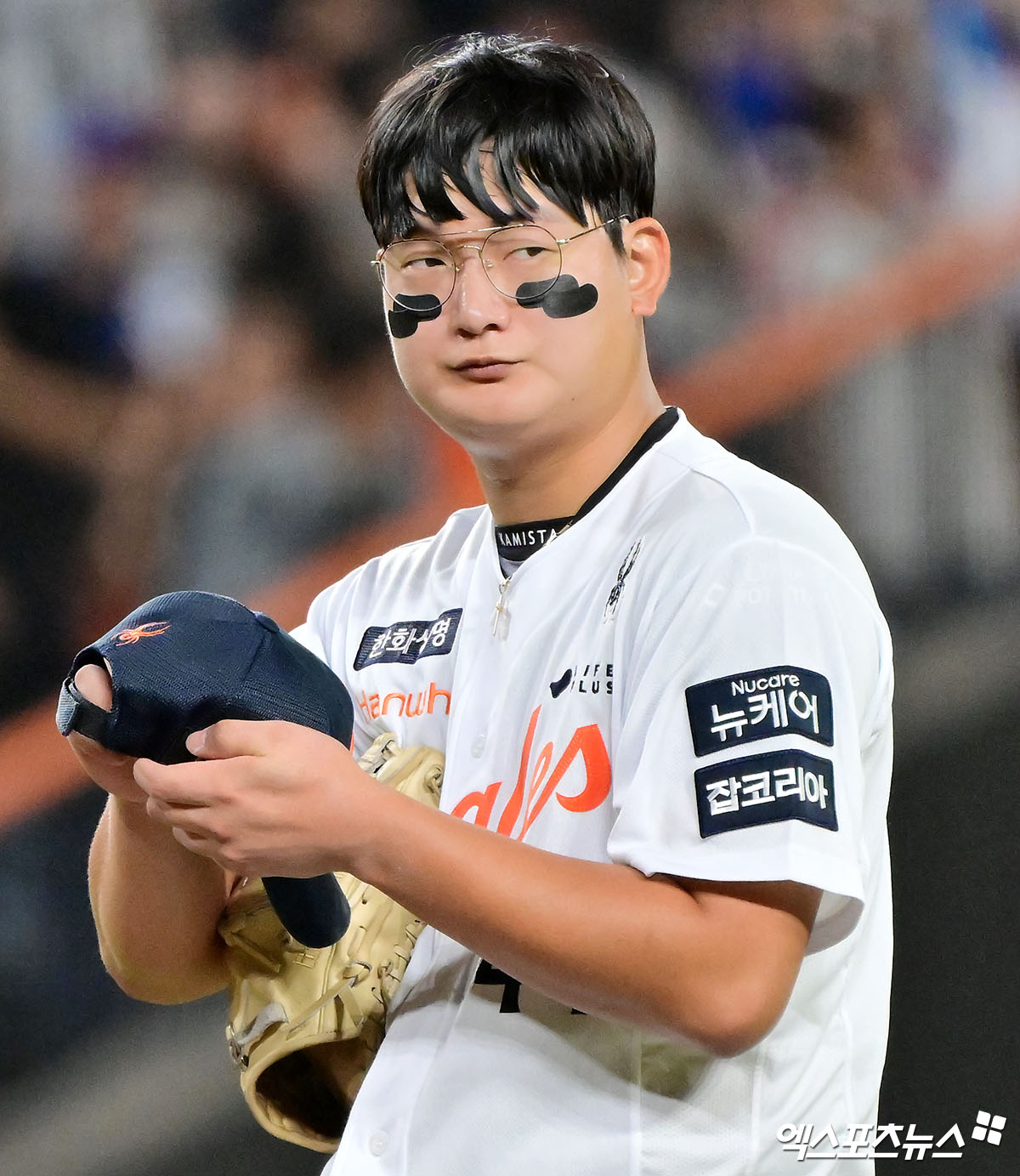 12일 오후 대전 한화생명 볼파크에서 열린 '2025 신한 SOL Bank KBO리그' 롯데 자이언츠와 한화 이글스의 경기, 9회초 1사 1루 한화 김서현이 투구 준비를 하고 있다. 대전, 김한준 기자