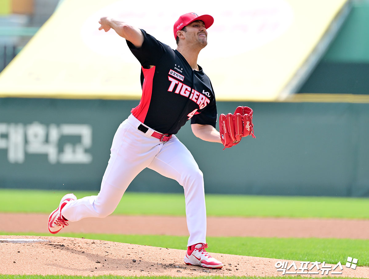 KIA 타이거즈 선발투수 제임스 네일이 올해 정규시즌 경기에 등판해 투구하고 있다. 엑스포츠뉴스 DB