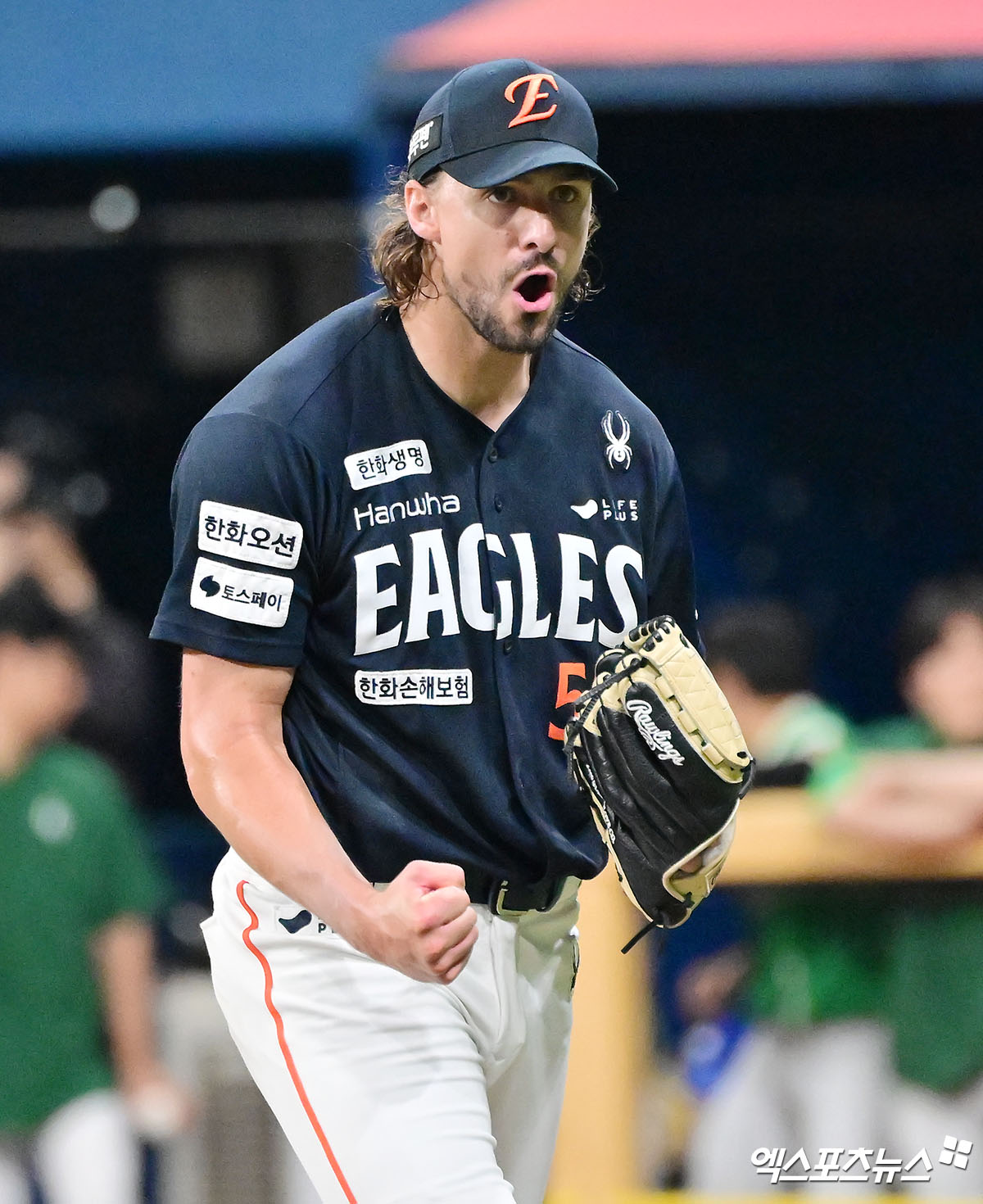 6일 오후 서울 구로구 고척스카이돔에서 열린 '2025 신한 SOL Bank KBO리그' 한화 이글스와 키움 히어로즈의 경기, 5회말 2사 만루 한화 와이스가 키움 임지열을 헛스윙 삼진으로 처리한 후 포효하고 있다. 엑스포츠뉴스 DB