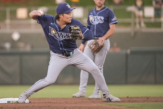 탬파베이 레이스 내야수 김하성이 13일 샌디에이고전 4타수 무안타 침묵으로 2경기 연속 안타 생산 실패와 함께 올 시즌 타율이 처음 1할대까지 추락했다. 연합뉴스