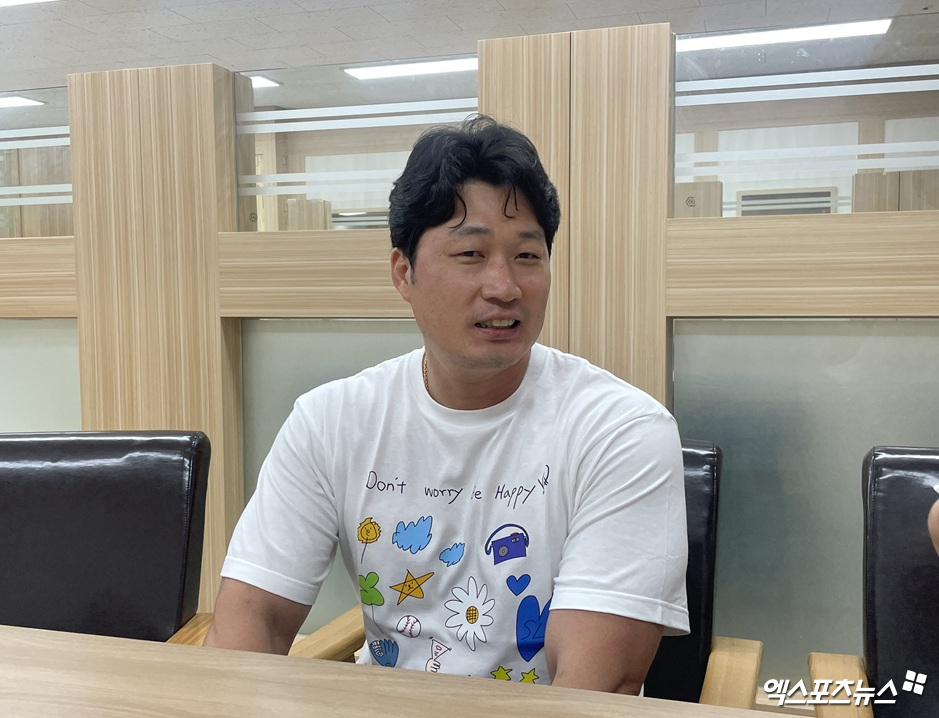 삼성 라이온즈 오승환이 13일 대구 삼성라이온즈파크에서 취재진과 만나 인터뷰하고 있다. 대구, 최원영 기자