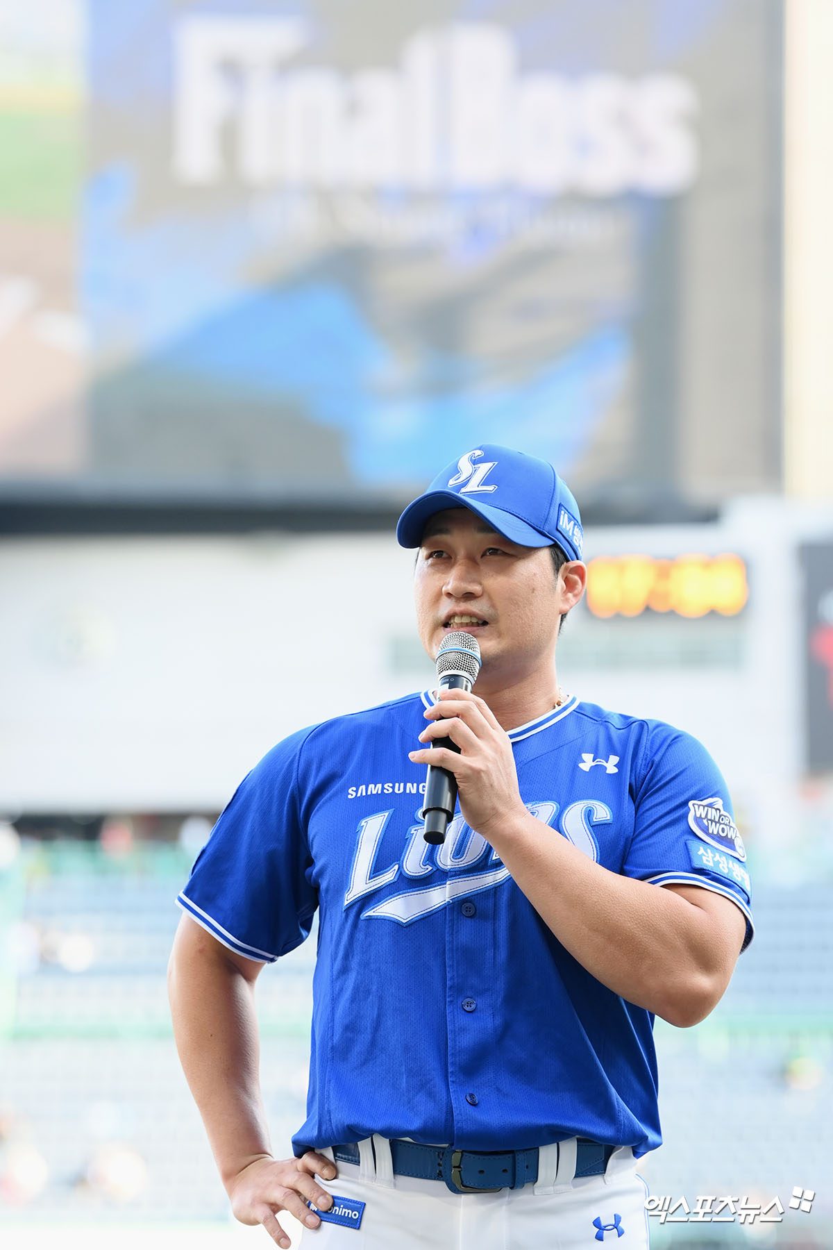 삼성 라이온즈 오승환이 지난 7일 인천에서 은퇴 기념 행사를 통해 인사를 전하고 있다. 엑스포츠뉴스 DB