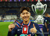 이강인, 박지성도 못한 '韓 축구사 최초' 업적 도전…이적설에도 슈퍼컵 명단 포함→8번째 트로피 노린다
