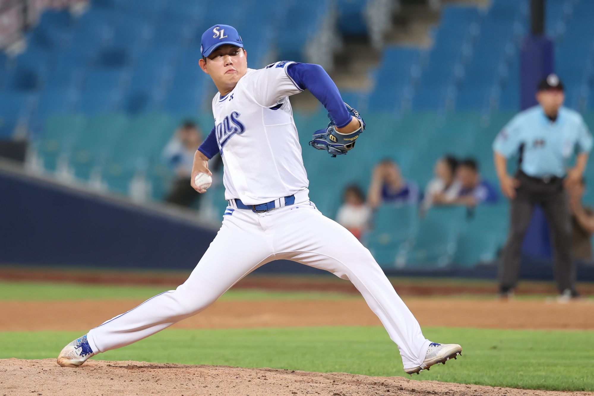 삼성 라이온즈 투수 홍원표가 올해 퓨처스리그 경기에 등판해 역투하고 있다. 삼성 라이온즈