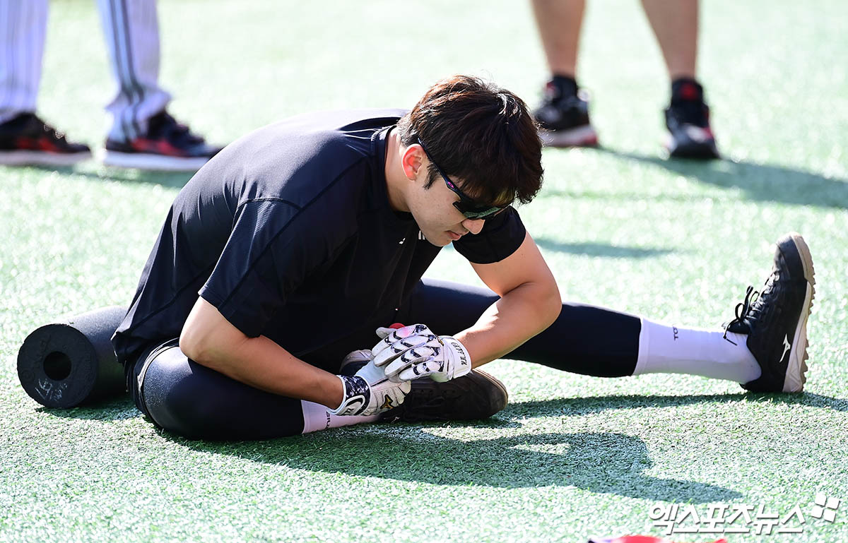 12일 오후 수원케이티위즈파크에서 열리는 '2025 신한 SOL Bank KBO리그' LG 트윈스와 KT 위즈의 경기에 앞서 LG 박해민이 스트레칭을 하고 있다. 엑스포츠뉴스 DB