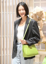 '홍성기♥' 이현이 "190만 원에 산 명품백, 지금 800만 원…열 남편 안 부러워" (아는형수)
