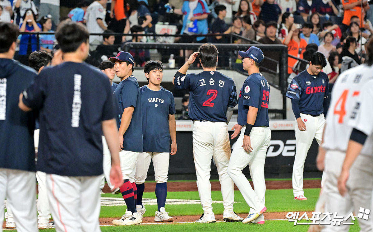 롯데 자이언츠가 지난 14일 대전 한화 이글스전에서 연장 11회 혈투 끝 4-5로 패배, 6연패의 수렁에 빠졌다. 사진 엑스포츠뉴스 DB