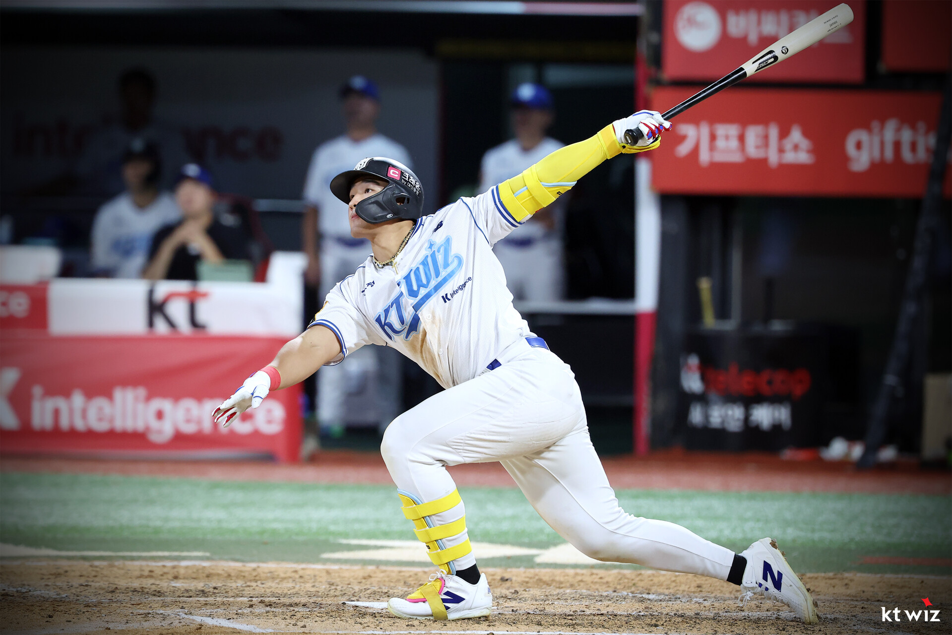 KT 위즈 안현민이 올해 정규시즌 경기에 출전해 타격하고 있다. 안현민은 지난 15일 고척 키움 히어로즈전에서 종아리를 다쳤지만 검사 결과 근육 뭉침 소견을 받았다. KT 위즈