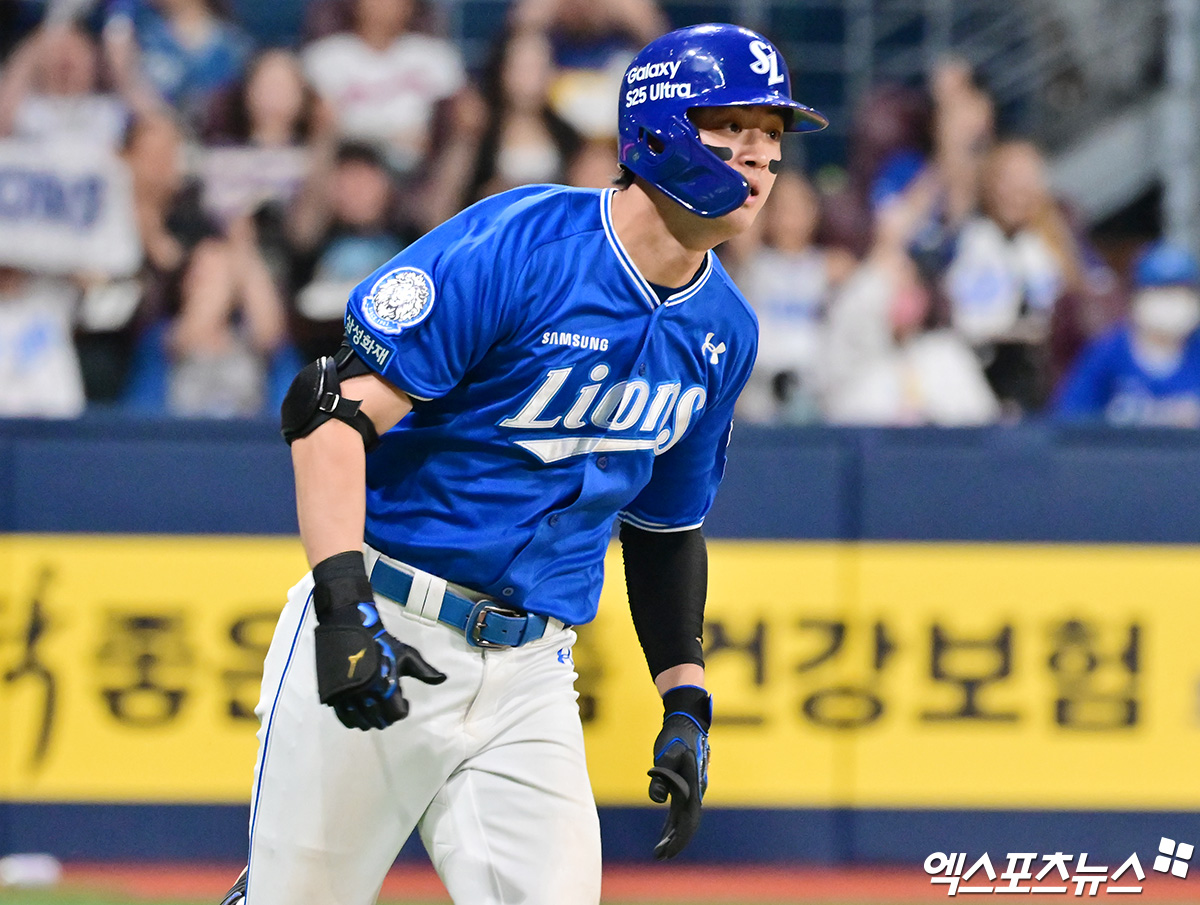 삼성 라이온즈 캡틴 구자욱이 16일 부산 사직야구장에서 열린 2025 신한 SOL Bank KBO리그 롯데 자이언츠와의 팀 간 12차전에서 4안타 1타점을 기록, 팀 2연승을 견인했다. 사진 엑스포츠뉴스