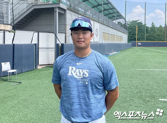 탬파베이 레이스 출신 신우열이 18일 고양 국가대표야구훈련장에서 열린 2026 KBO 신인드래프트 트라이아웃 종료 후 취재진과 인터뷰에 응하고 있다. 엑스포츠뉴스 고양, 김유민 기자